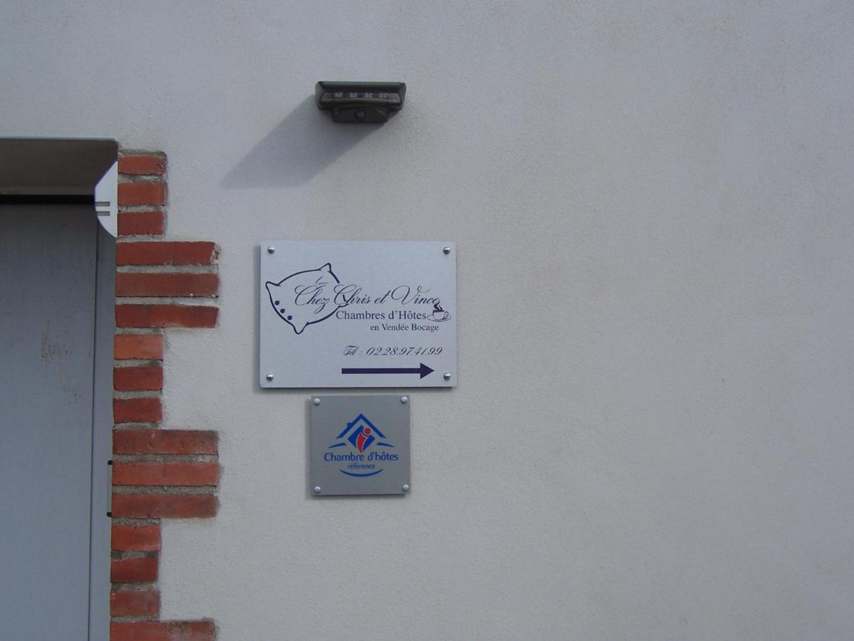 Chez Chris Et Vince Panzió Bazoges-en-Paillers Kültér fotó