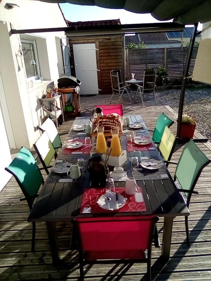 Chez Chris Et Vince Panzió Bazoges-en-Paillers Kültér fotó